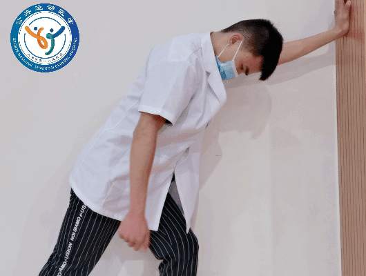 Forward-and-back shoulder pendulum exercise